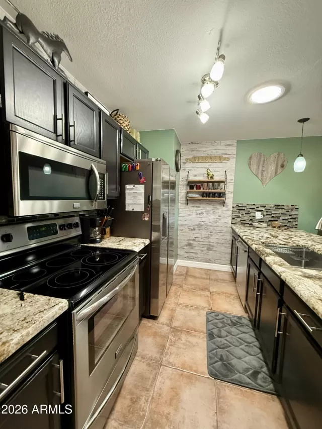 MLS: 6975815 Condo For Sale