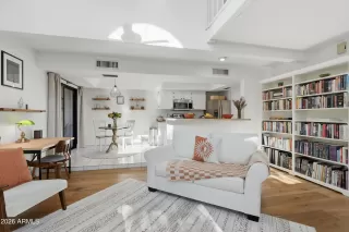 Photo #2: 6975858 Listing 