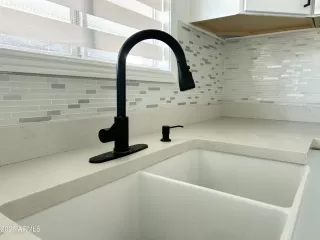 Photo #3: 6976211 Listing