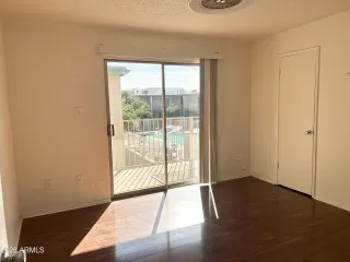 Photo #6: 6976211 Listing