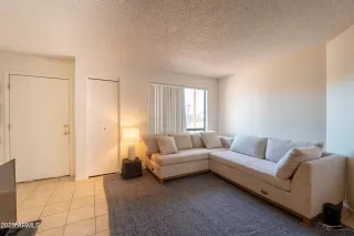 Photo #5: 6976464 Listing