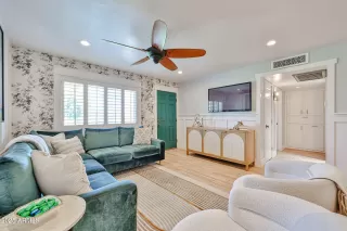 Photo #5: 6976586 Listing