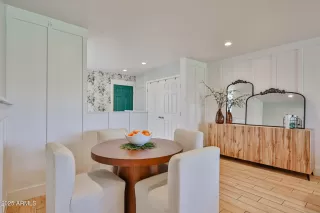 Photo #6: 6976586 Listing