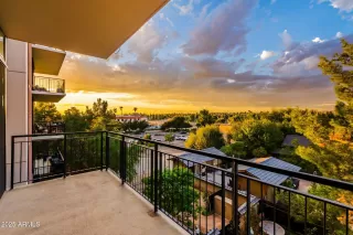 More Details about MLS # 6976732 : 208 W PORTLAND STREET 360#360