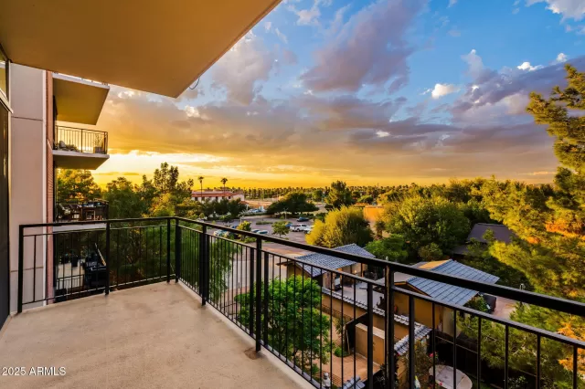 MLS: 6976732 Condo For Sale