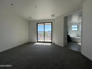 Photo #5: 6976797 Listing