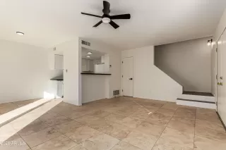 Photo #3: 6976847 Listing