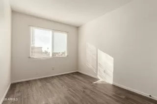 Photo #5: 6976847 Listing