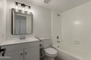 Photo #6: 6976847 Listing