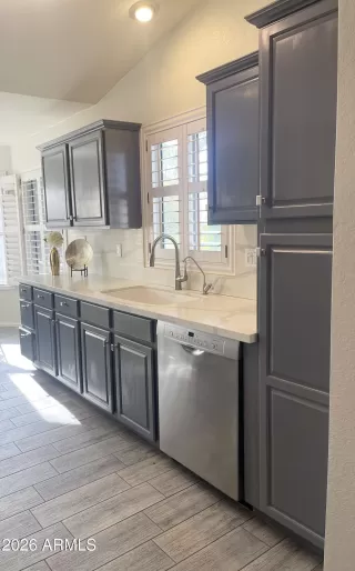 Photo #2: 6976909 Listing 