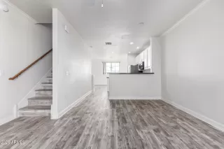 Photo #2: 6976989 Listing 