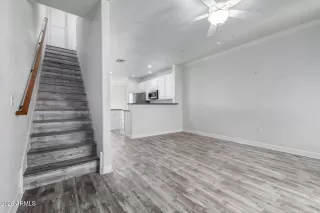 Photo #4: 6976989 Listing 