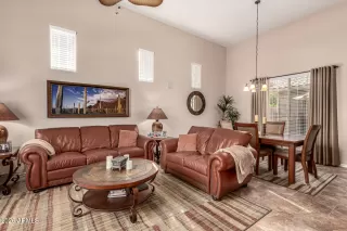 Photo #5: 6977013 Listing 