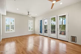 Photo #4: 6977058 Listing