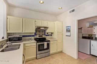 Photo #3: 6977138 Listing 