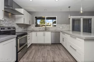 Photo #5: 6977222 Listing 