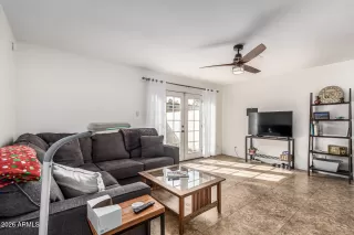 Photo #6: 6977309 Listing 