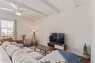 Photo #2: 6977344 Listing 