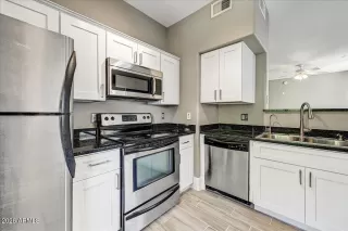 Photo #5: 6977459 Listing 