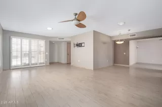 Photo #4: 6977473 Listing