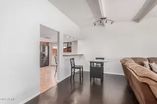 Photo #6: 6977490 Listing