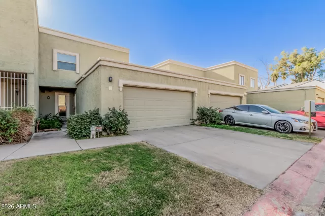 MLS: 6977513 Condo For Sale