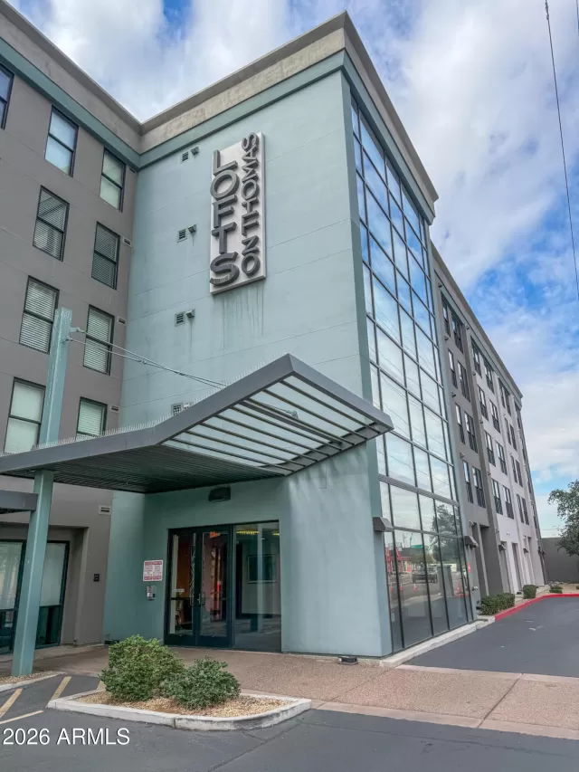 MLS: 6977527 Condo For Sale