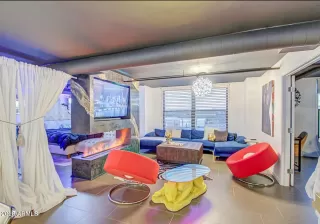 Photo #2: 6977527 Listing