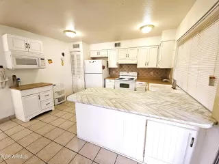 Photo #5: 6977540 Listing