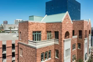 Photo #2: 6977598 Listing 