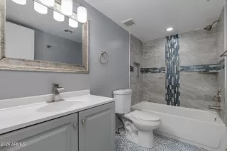 Photo #5: 6977686 Listing