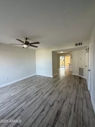 Photo #5: 6977707 Listing