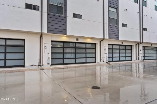 MLS: 6977720 Condo For Sale