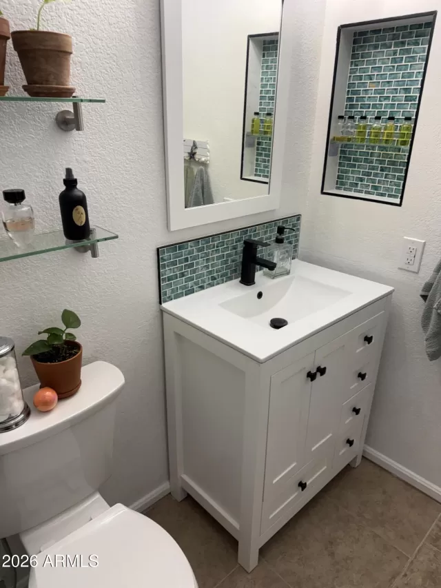 MLS: 6977833 Condo For Sale