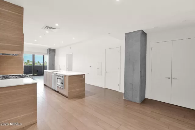 MLS: 6977969 Condo For Sale