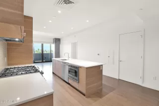 Photo #1: 6977969 Listing 