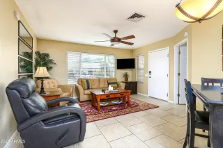 Photo #5: 6977998 Listing 