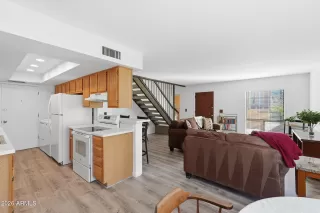 Photo #5: 6978173 Listing 