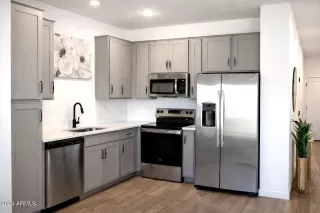 Photo #5: 6978286 Listing