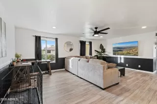 Photo #5: 6978369 Listing