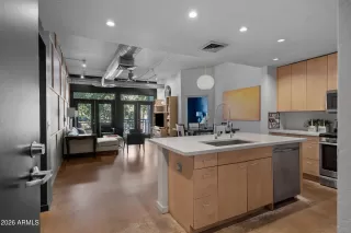 Photo #1: 6978812 Listing 