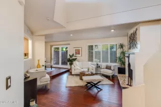 Photo #6: 6978971 Listing 