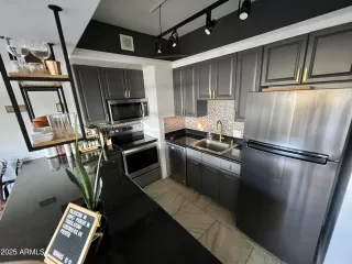 Photo #2: 6978990 Listing 