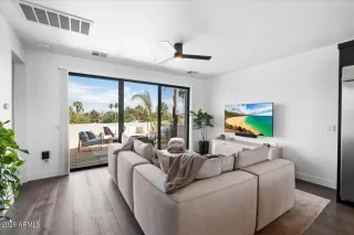 Photo #3: 6979015 Listing 