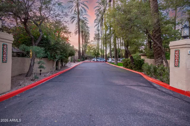 MLS: 6979024 Condo For Sale