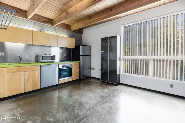 MLS: 6979438 Condo For Sale