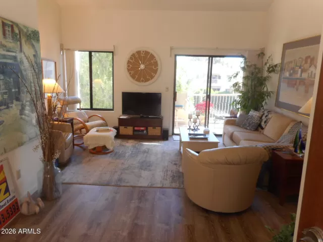 MLS: 6979672 Condo For Sale