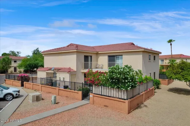 MLS: 6979690 Condo For Sale