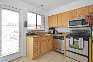 Photo #4: 6979693 Listing 