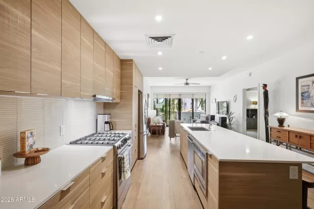 MLS: 6979756 Condo For Sale